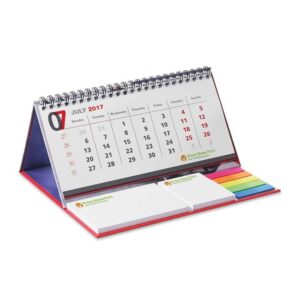 Calendario da tavolo con copertina rigida, pennarelli e blocco note.