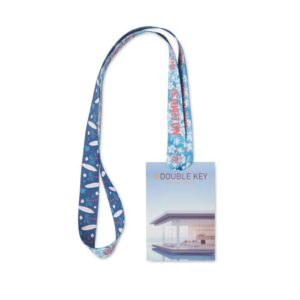 Lanyard portabadge in poliestere sublimatico che non necessita di ganci metallici (costruzione brevettata).