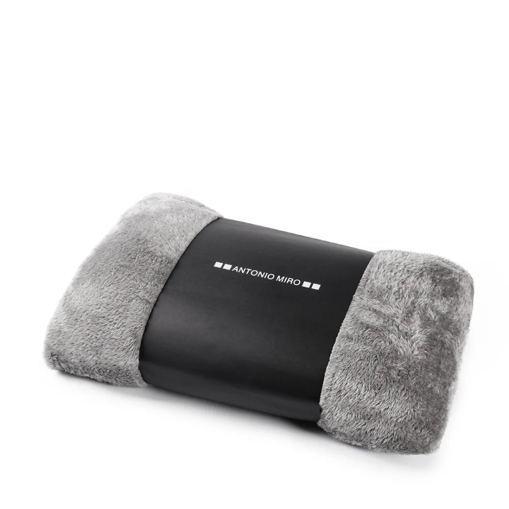 Coperta Kira